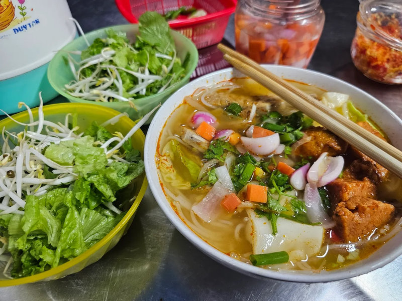 B&uacute;n chả c&aacute; B&agrave; Lữ