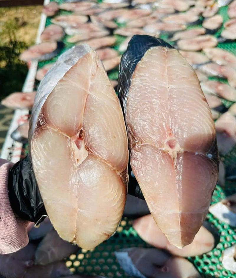 Đặc sản c&aacute; thu một nắng