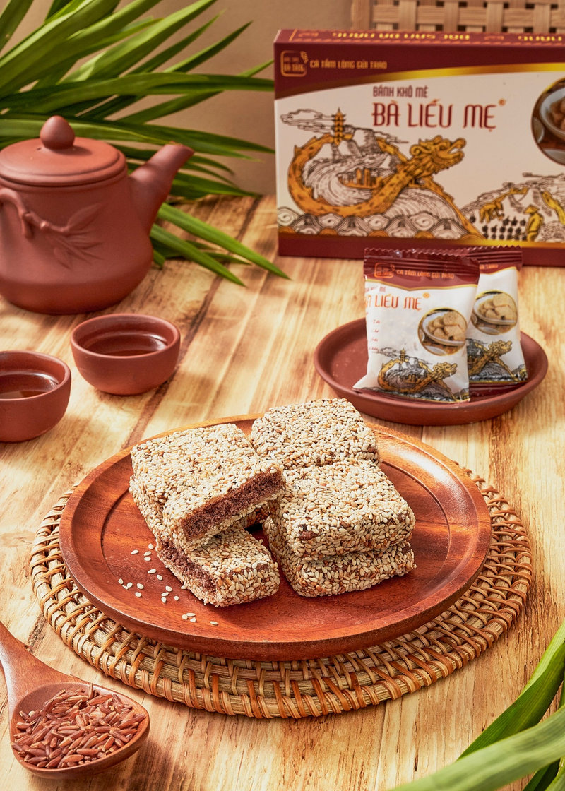 Đặc sản b&aacute;nh kh&ocirc; m&egrave; Cẩm Lệ