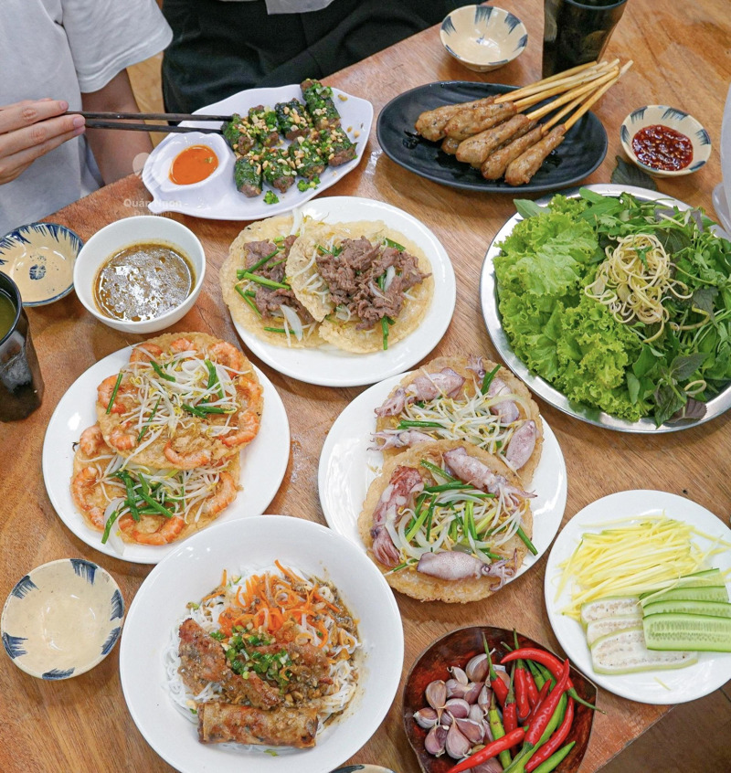 Bánh xèo tôm nhảy Năm Hiền
