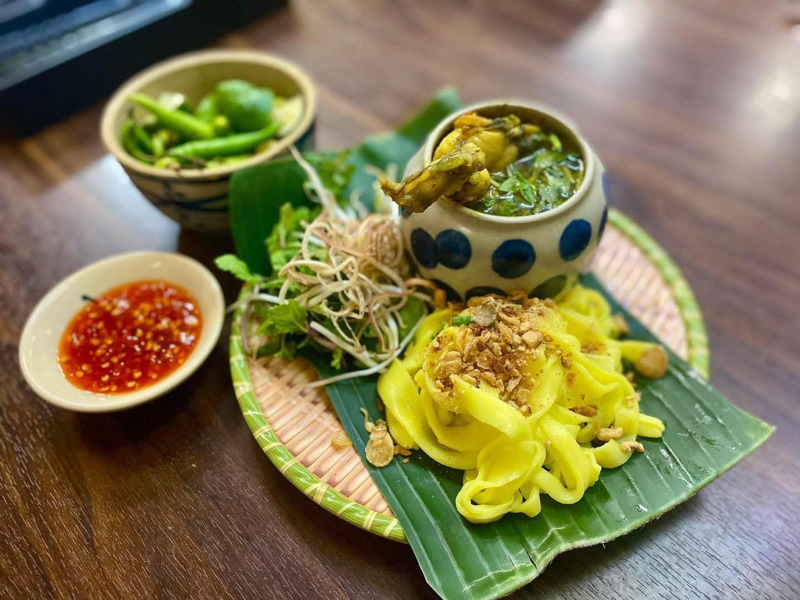 Mì Quảng Ếch - Bếp Trang đặc trưng với thịt ếch rim đậm vị, mềm thơm và hương vị hiện đại