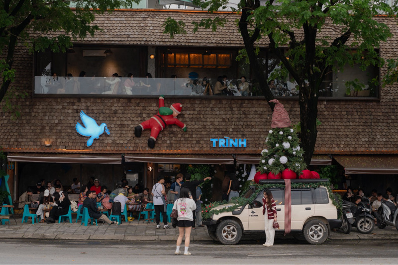 Kh&ocirc;ng gian cực chill tại Tr&igrave;nh C&agrave; Ph&ecirc; cơ sở Nguyễn Hữu Thọ